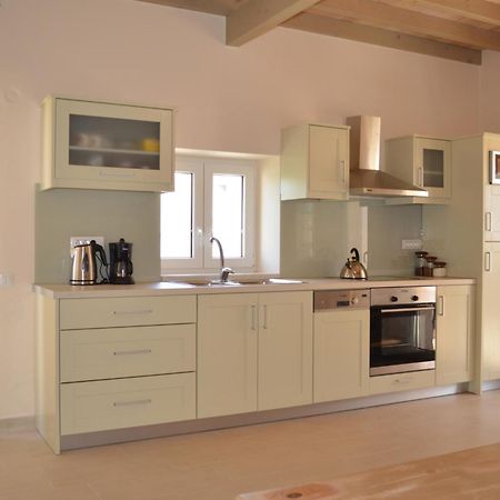 Spiti Thea Apartment Makrades Luaran gambar