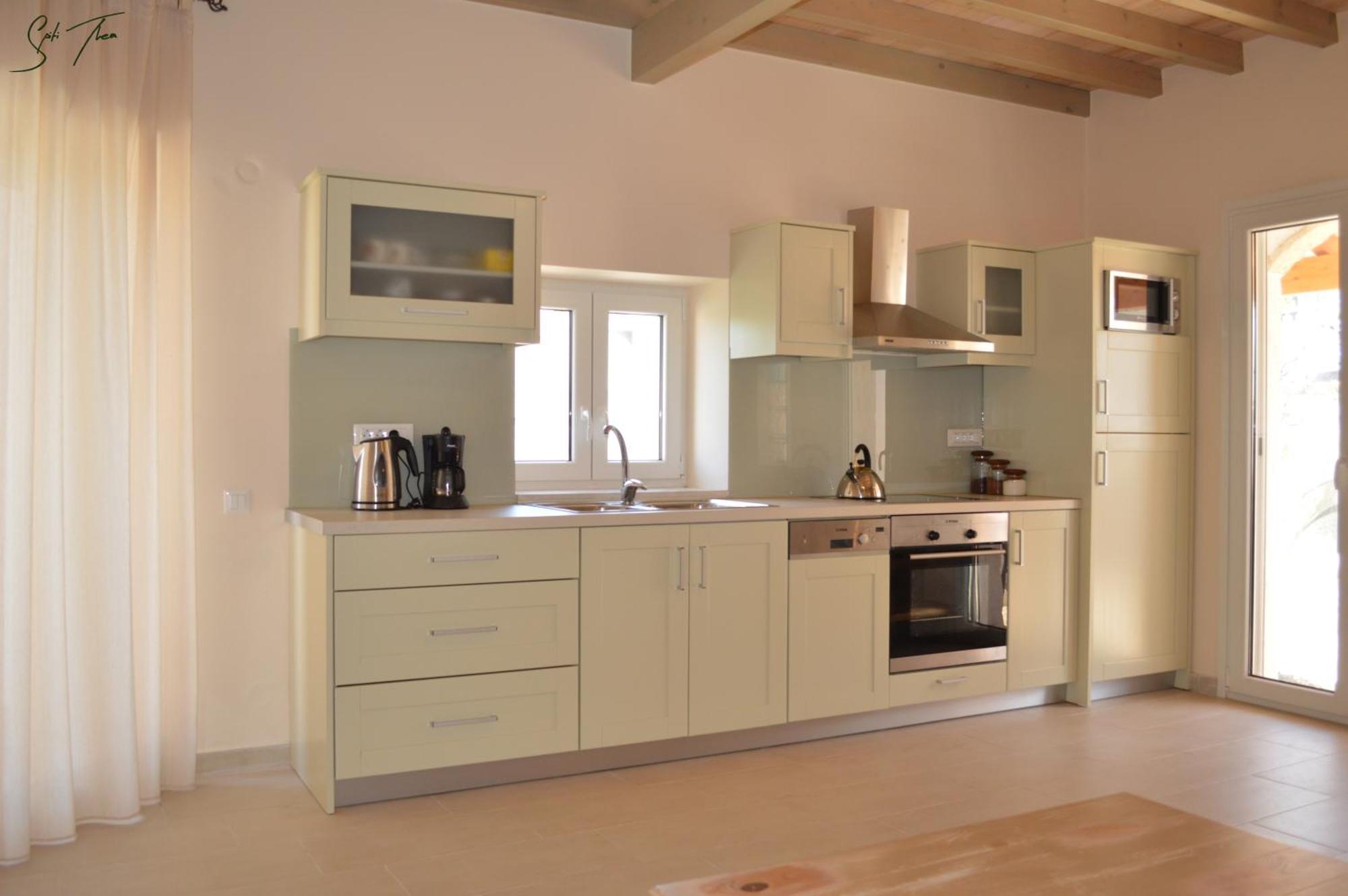 Spiti Thea Apartment Makrades Luaran gambar